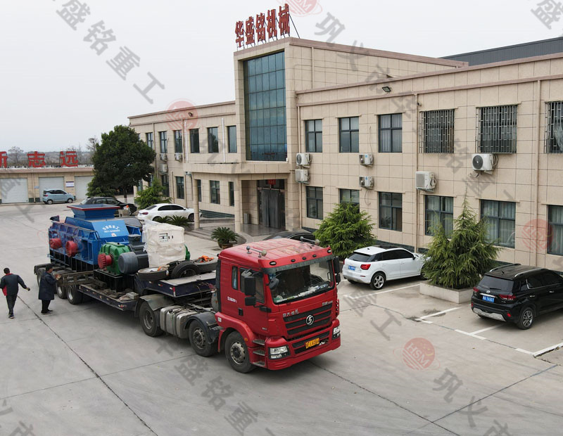 時(shí)產(chǎn)200噸對(duì)輥液壓制砂機(jī)，處理鵝卵石、石灰石的出砂效果怎么樣呢？