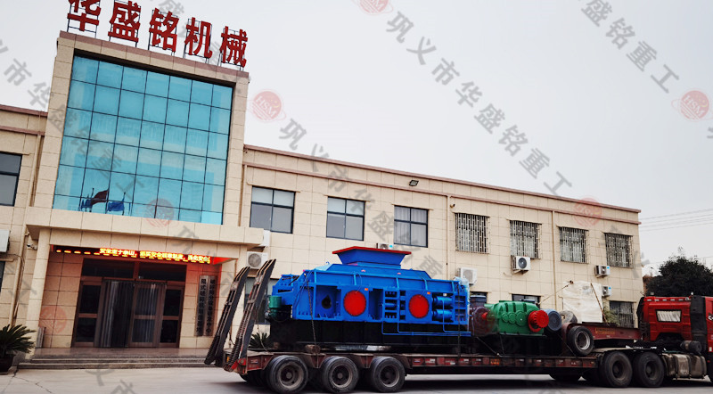 1500×800液壓對(duì)輥破碎機(jī)裝車(chē)發(fā)往廣東