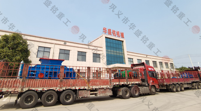 1212型液壓對(duì)輥破碎機(jī)發(fā)往湖南發(fā)貨現(xiàn)場